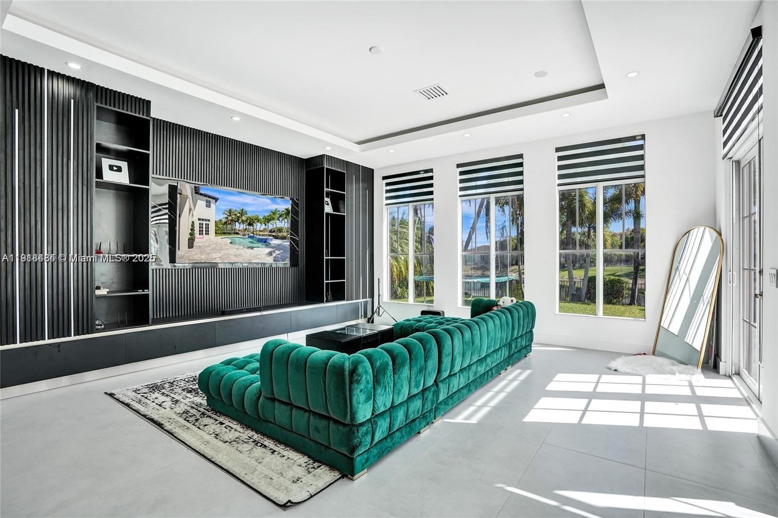 HERON BAY NORTHEAST - Residential