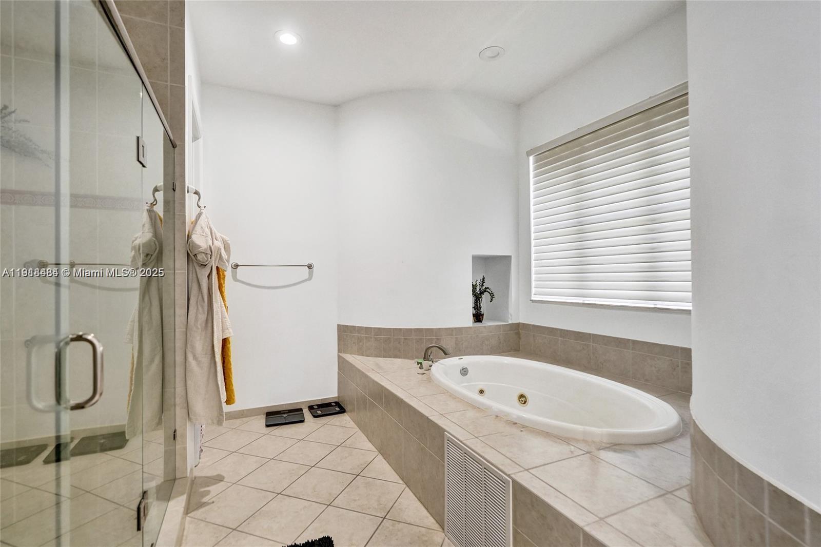 HERON BAY NORTHEAST - Residential