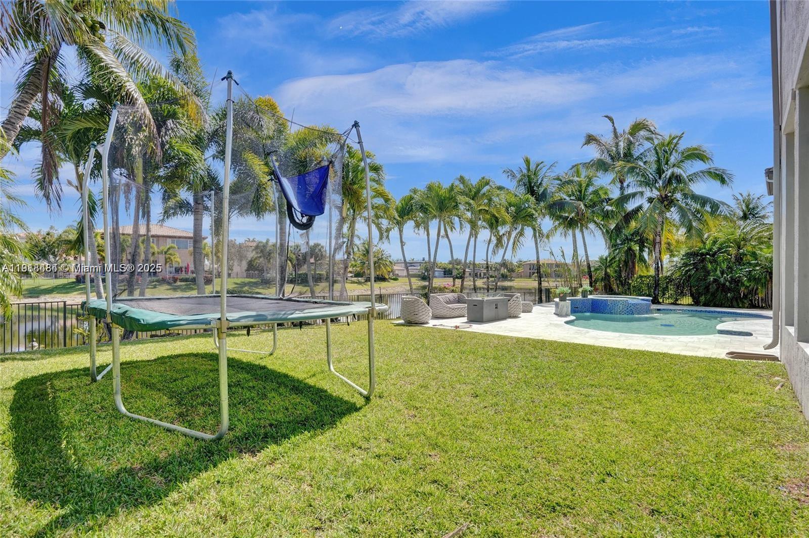 HERON BAY NORTHEAST - Residential