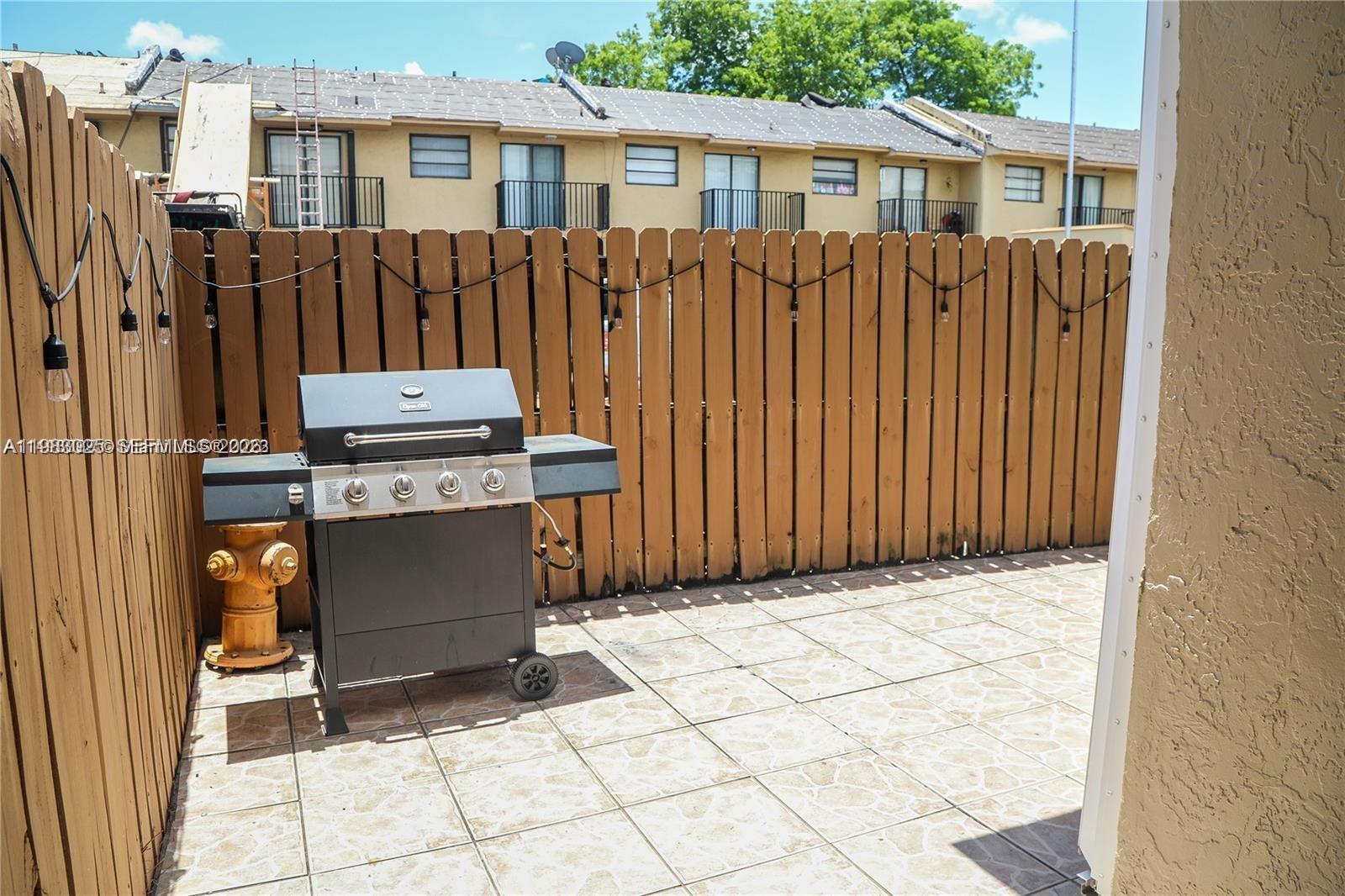 KENDALE WOODS NORTH CONDO - Residential