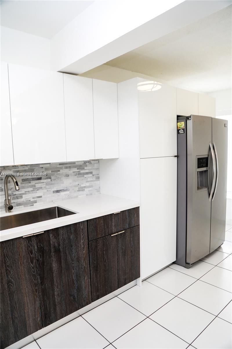 KENDALE WOODS NORTH CONDO - Residential