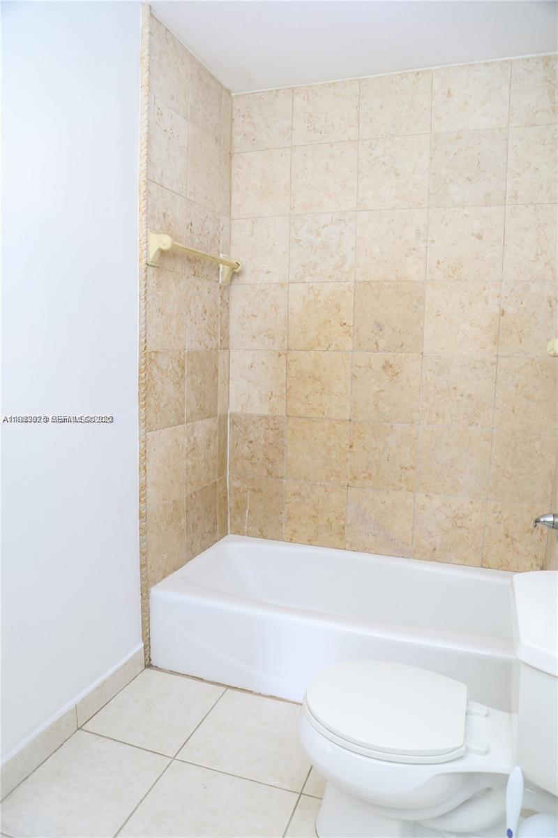 KENDALE WOODS NORTH CONDO - Residential