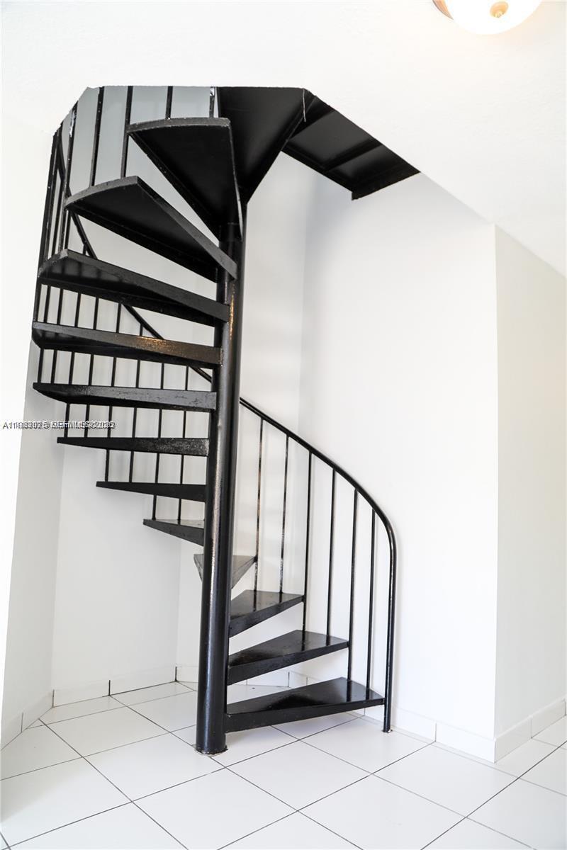 KENDALE WOODS NORTH CONDO - Residential