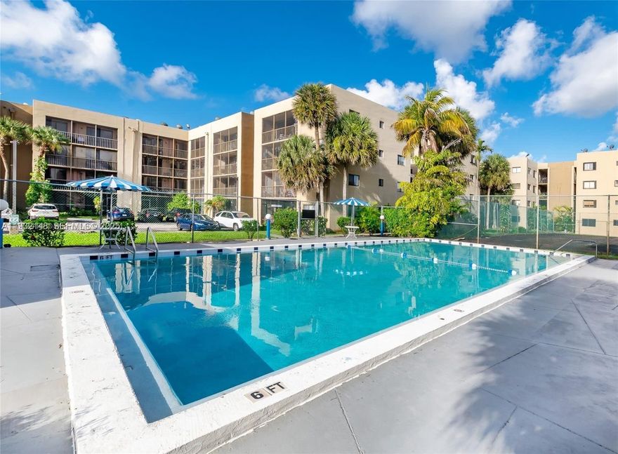 This very comfortable two-bedroom, two-bath apartment offers an exceptional living experience in a highly sought-after central location. The residence provides both privacy and functionality, making it ideal for professionals, couples, or small families.
Conveniently situated near major expressways, the apartment allows for effortless commuting and easy access to key business districts. A variety of shopping malls, dining options, and everyday conveniences are just minutes away, ensuring everything you need is within close reach. No issues with parking spaces.