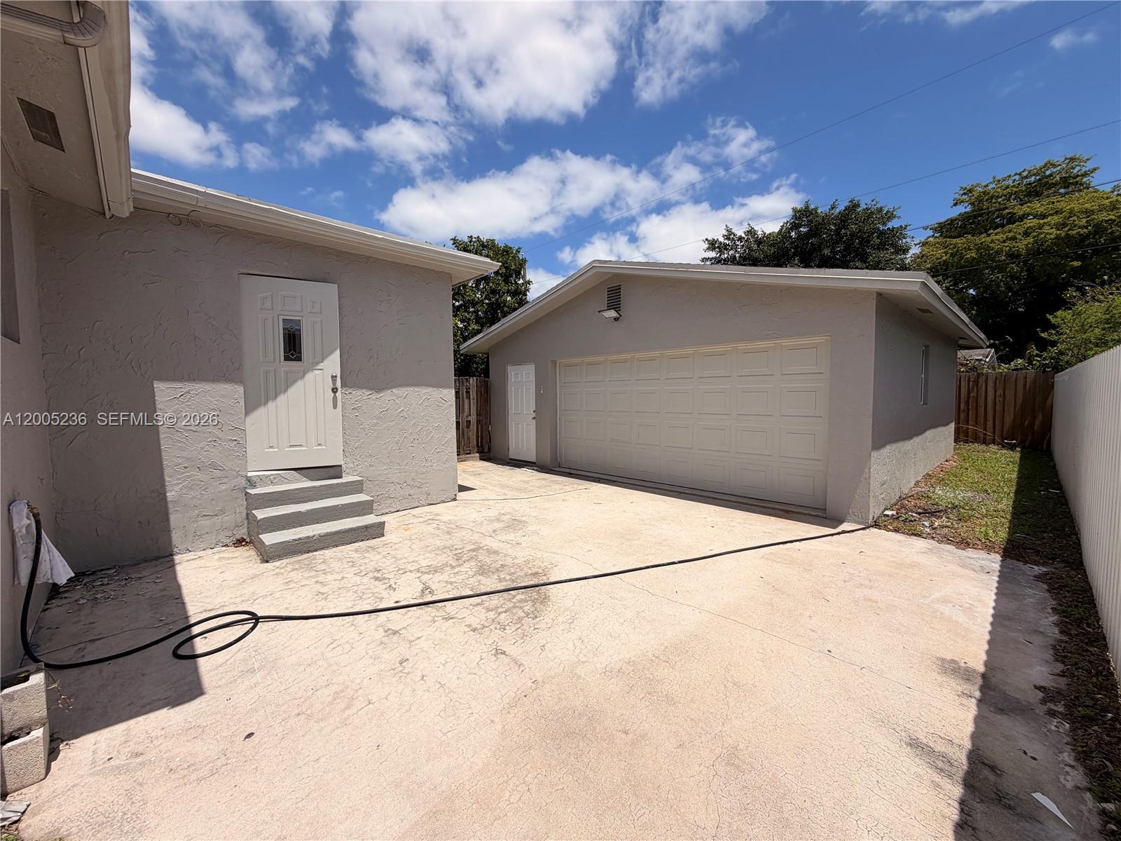 DRIFTWOOD ESTATES NO 2 - Residential Lease