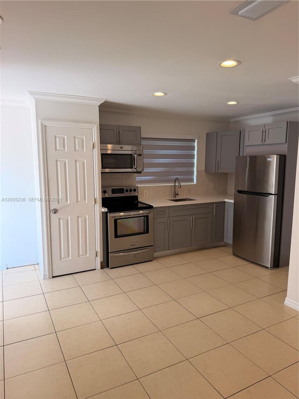 Photo of 3011 N 74th Ave #B, Hollywood, FL 33024 (MLS # A12005236)