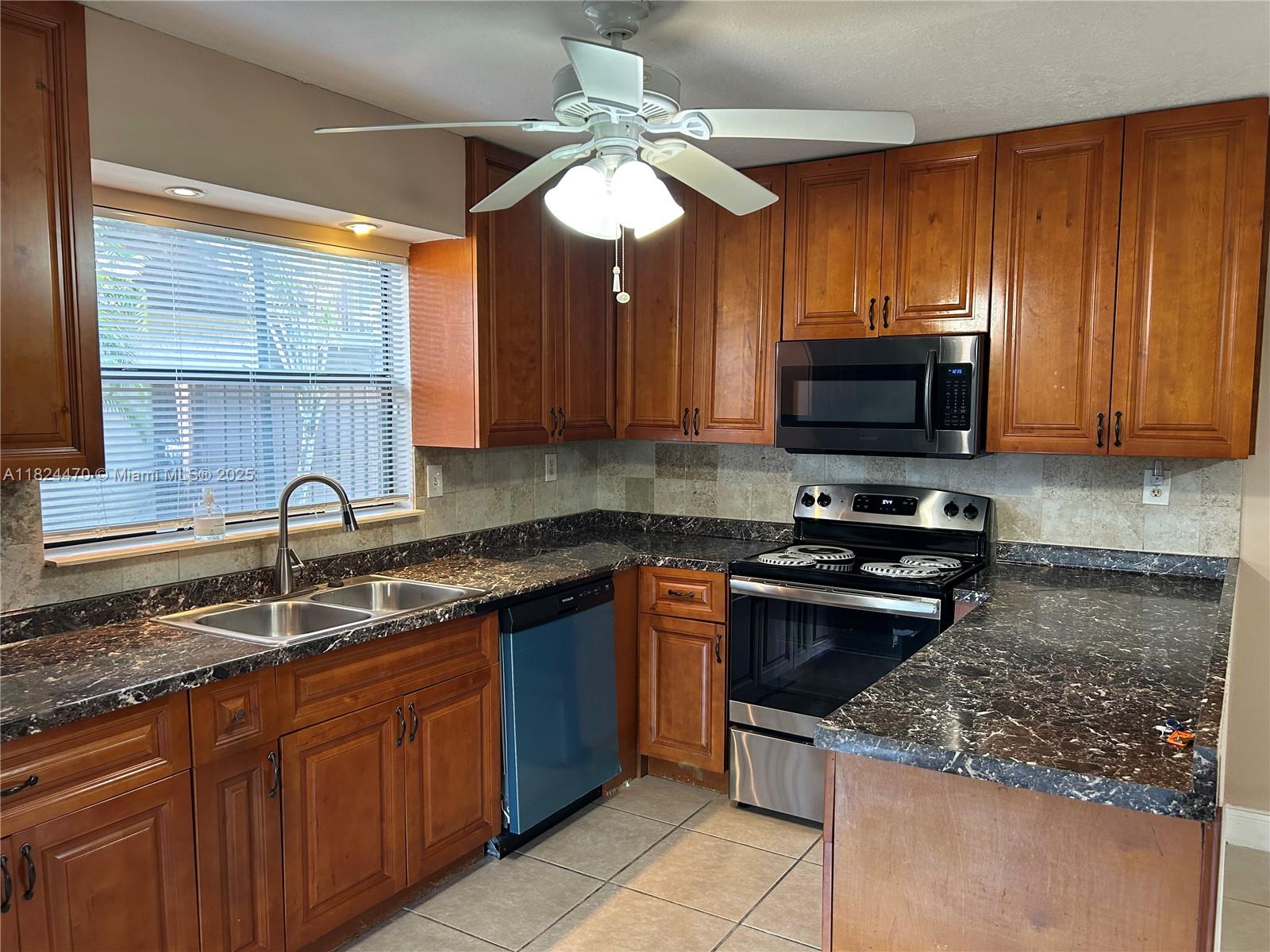 Property for Sale at 5818 Swordfish Ct D, Tamarac, Broward County, Florida - Bedrooms: 2 
Bathrooms: 3  - $269,900