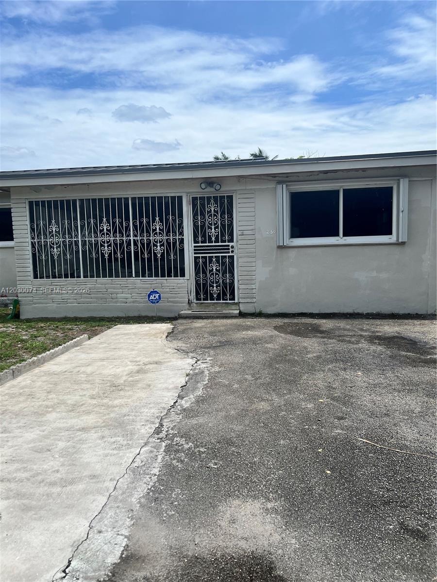 250 NE 160th St