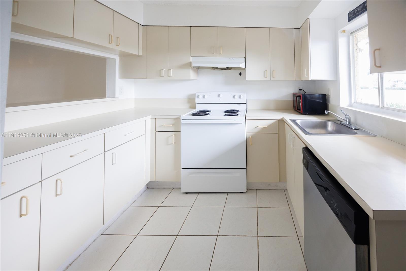 WATERVIEW CONDO - Residential Lease