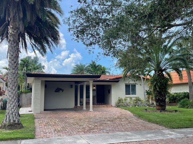 HOLLYWOOD LAKES SECTION - Residential