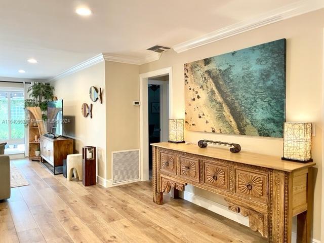 HOLLYWOOD LAKES SECTION - Residential