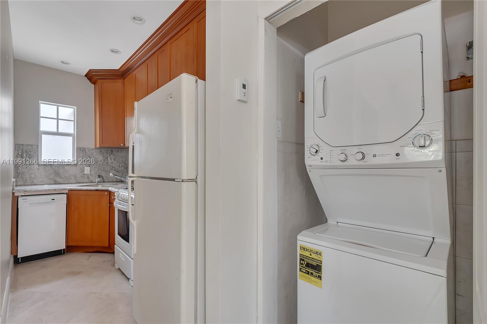 LENOX MANOR - Residential Lease