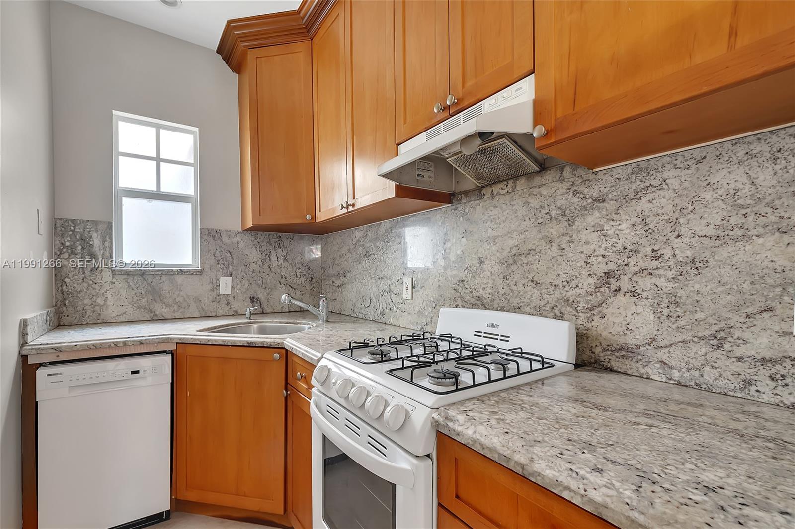 LENOX MANOR - Residential Lease