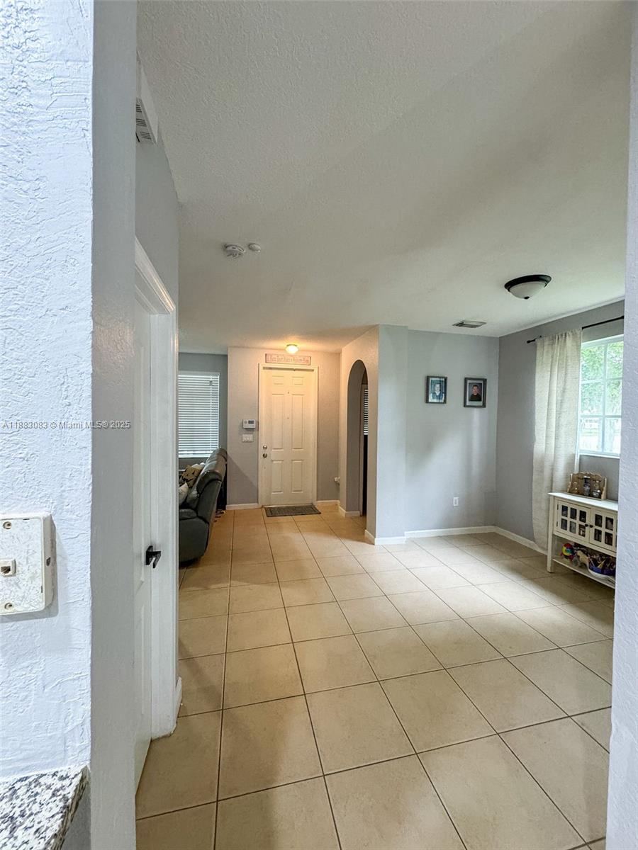 MANDARIN LAKES - Residential