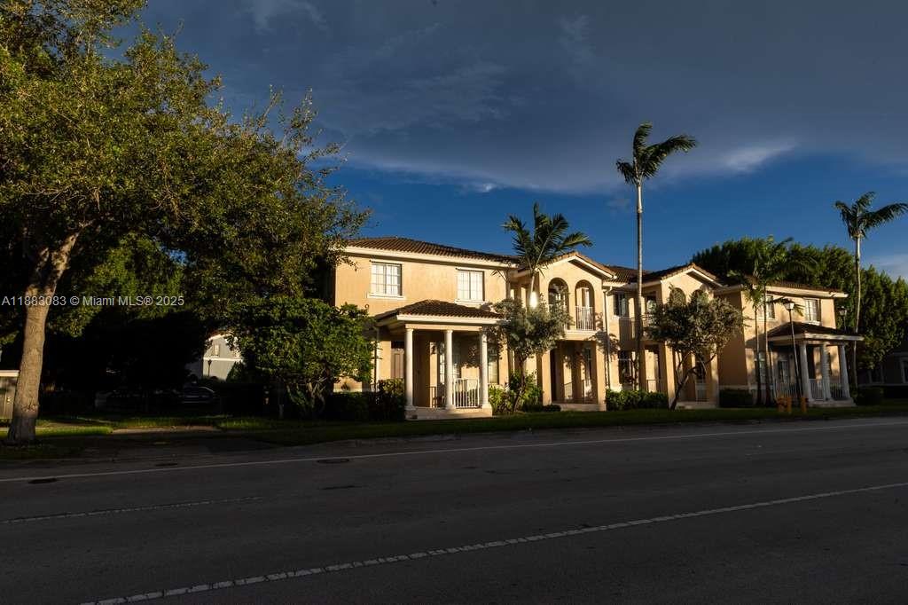 MANDARIN LAKES - Residential