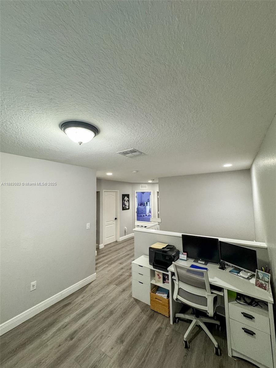 MANDARIN LAKES - Residential