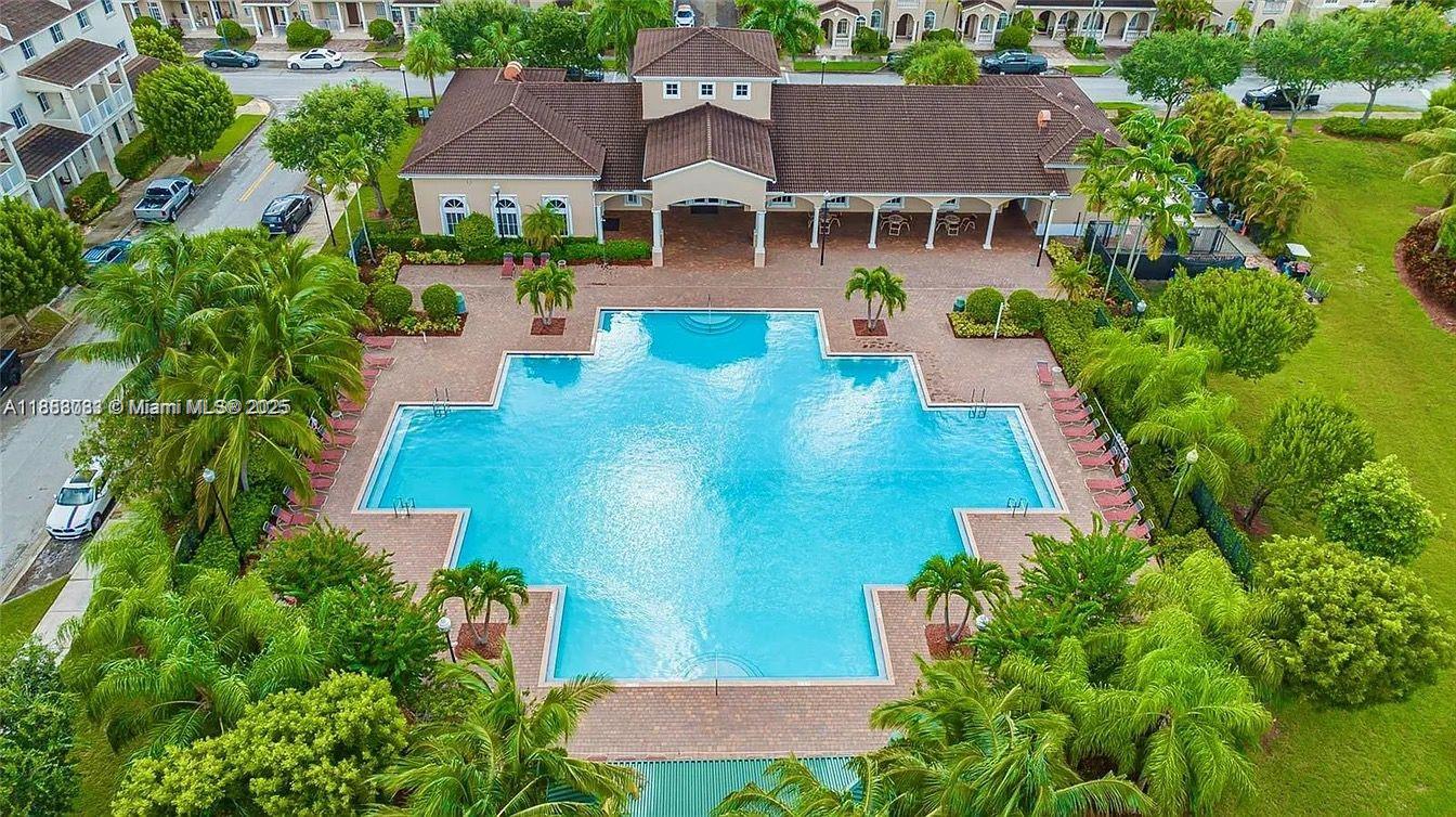 MANDARIN LAKES - Residential