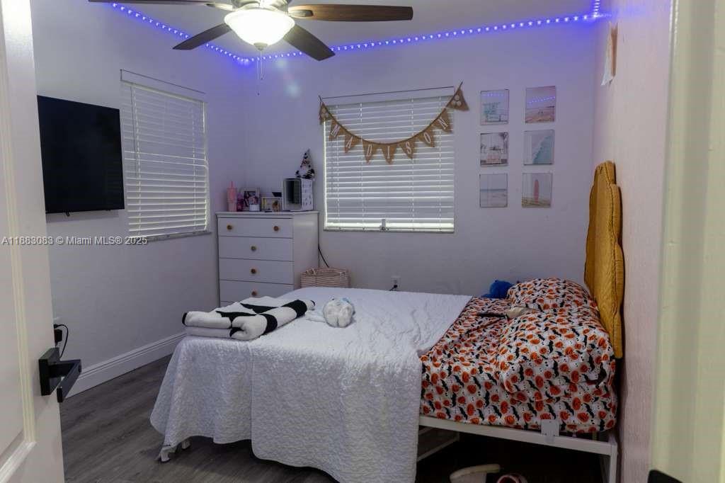 MANDARIN LAKES - Residential