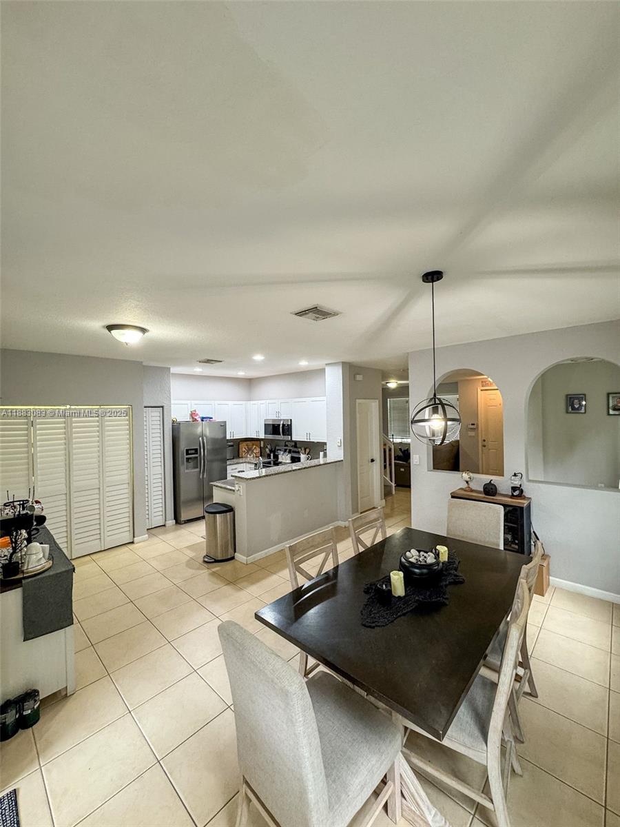 MANDARIN LAKES - Residential