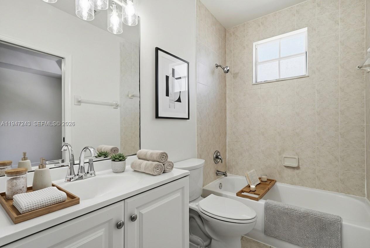 VILLAS AT NAUTICA ONE CON - Residential