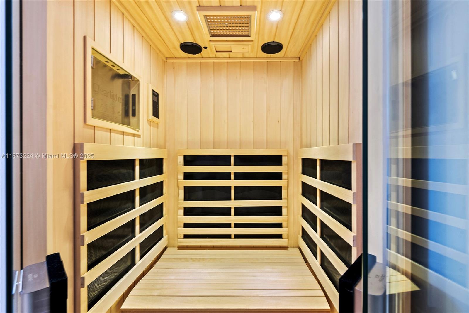 DI LIDO ISLAND - Residential Lease