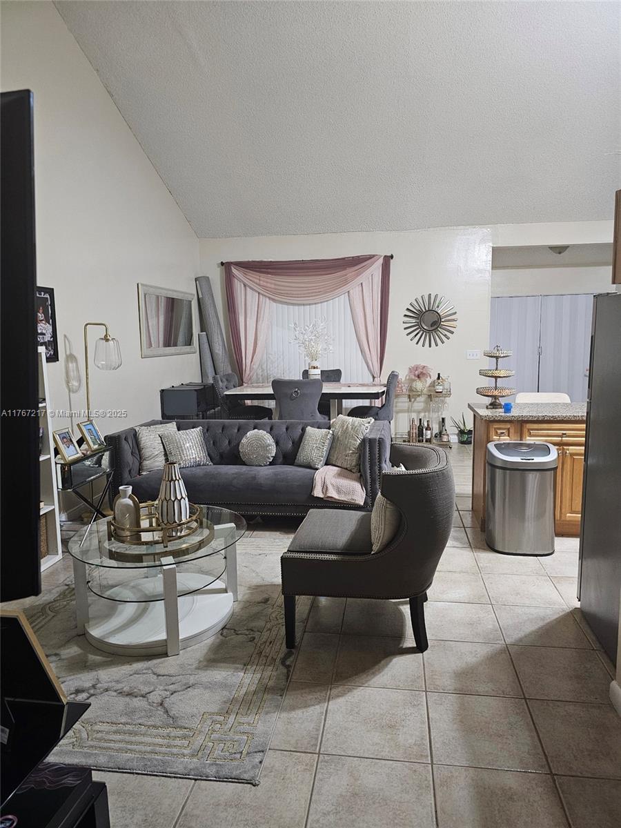 ORCHARD LAKE TOWN HOUSES - Residential