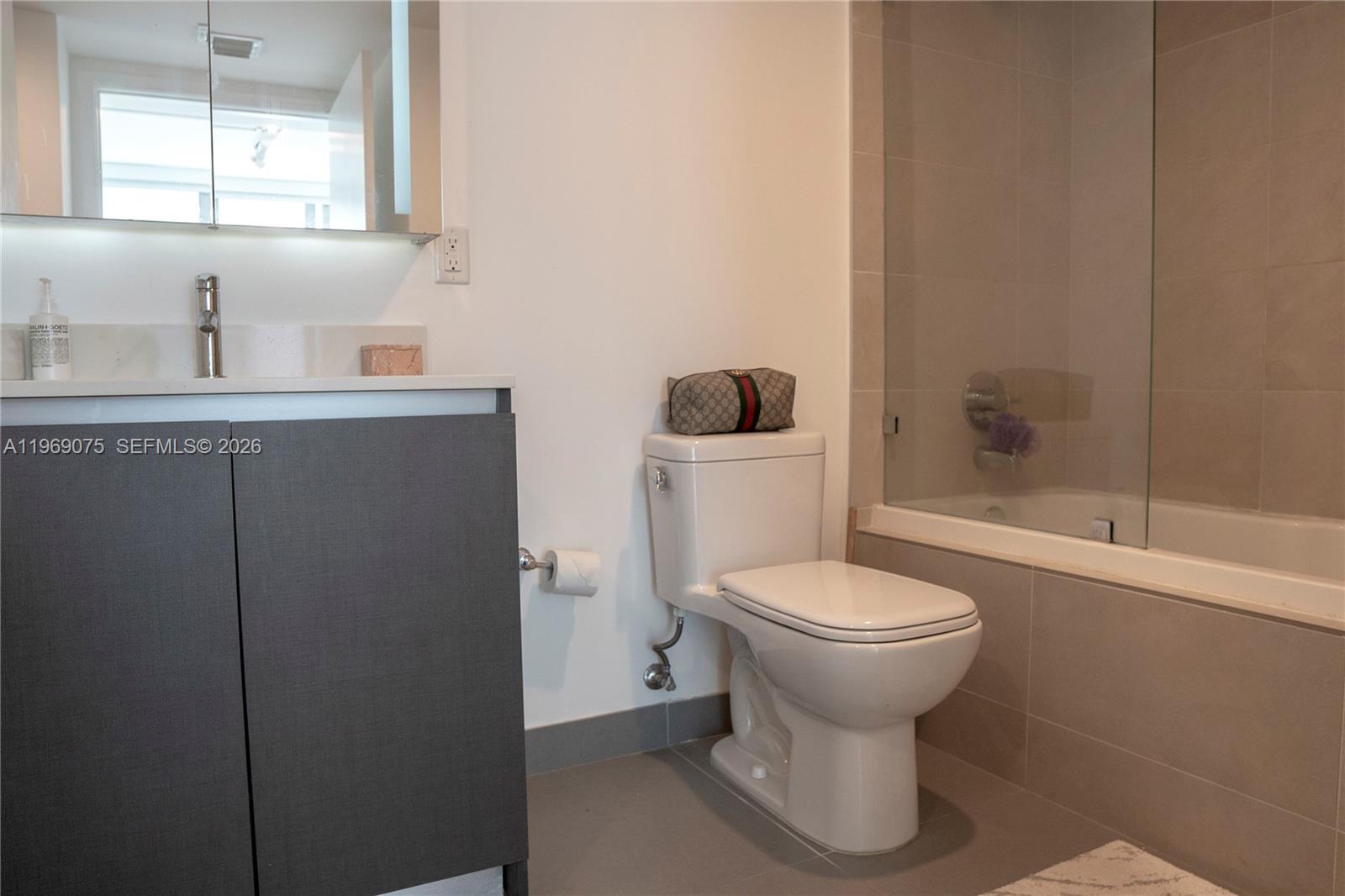 AMD PL OF 2ND OCEAN FRONT - Residential Lease