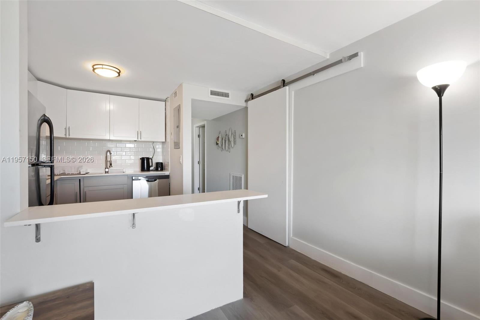 SUNSHORES CONDO - Residential