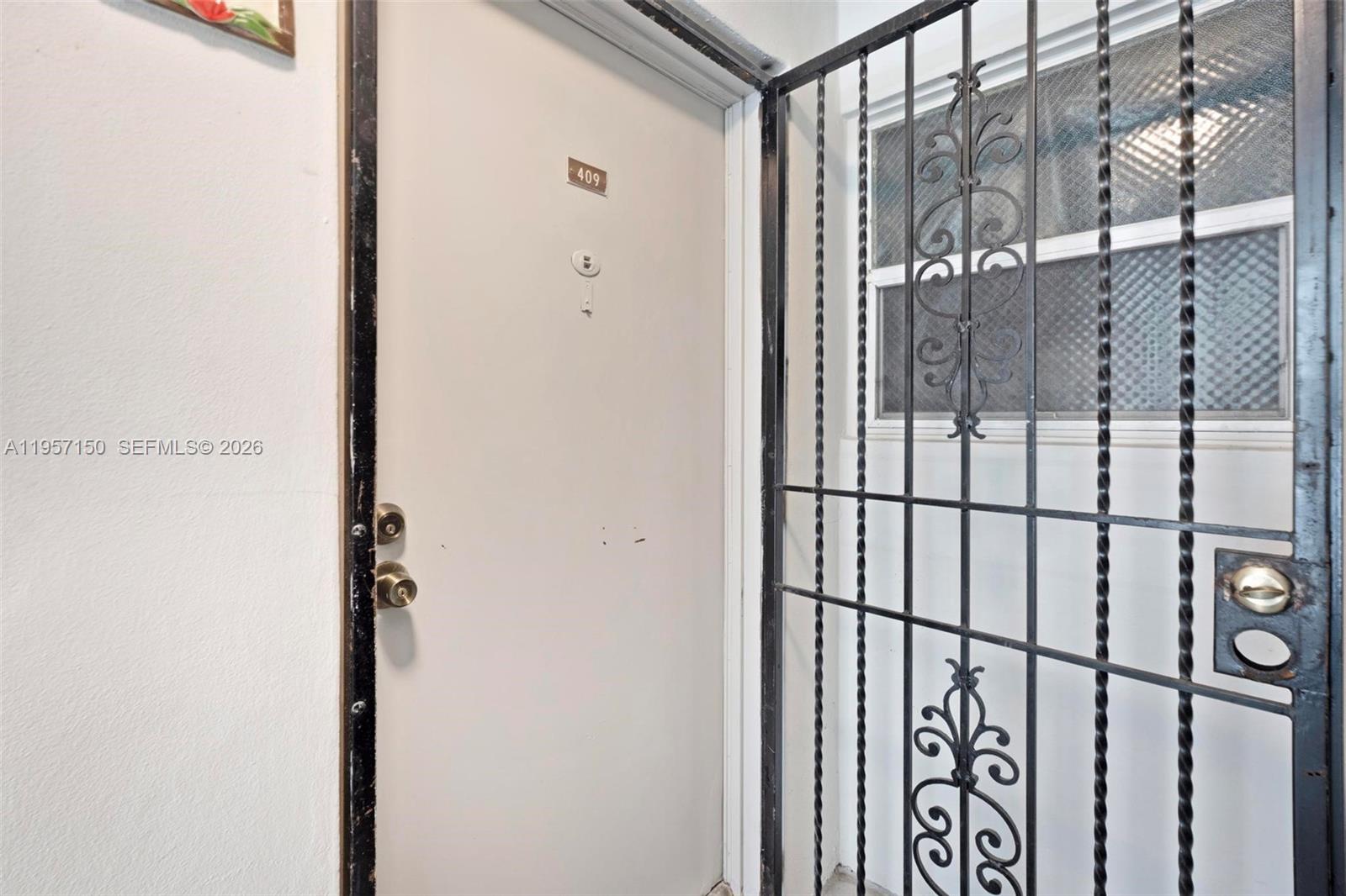 SUNSHORES CONDO - Residential