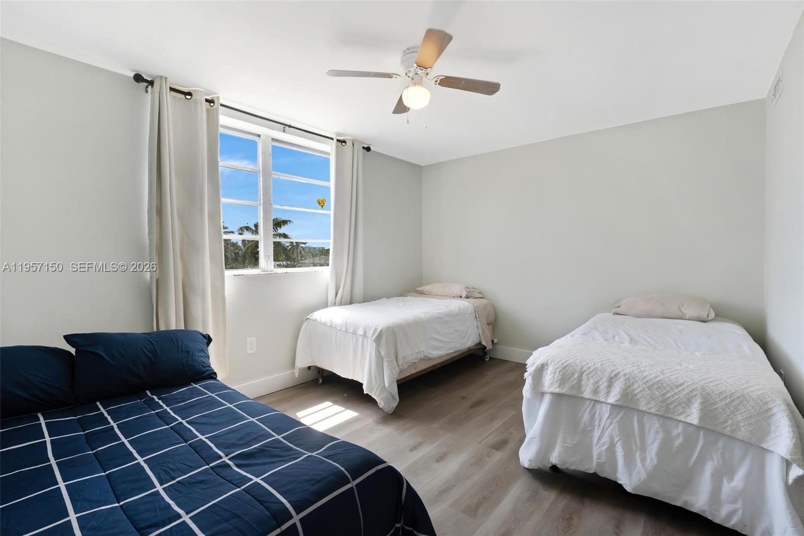 SUNSHORES CONDO - Residential