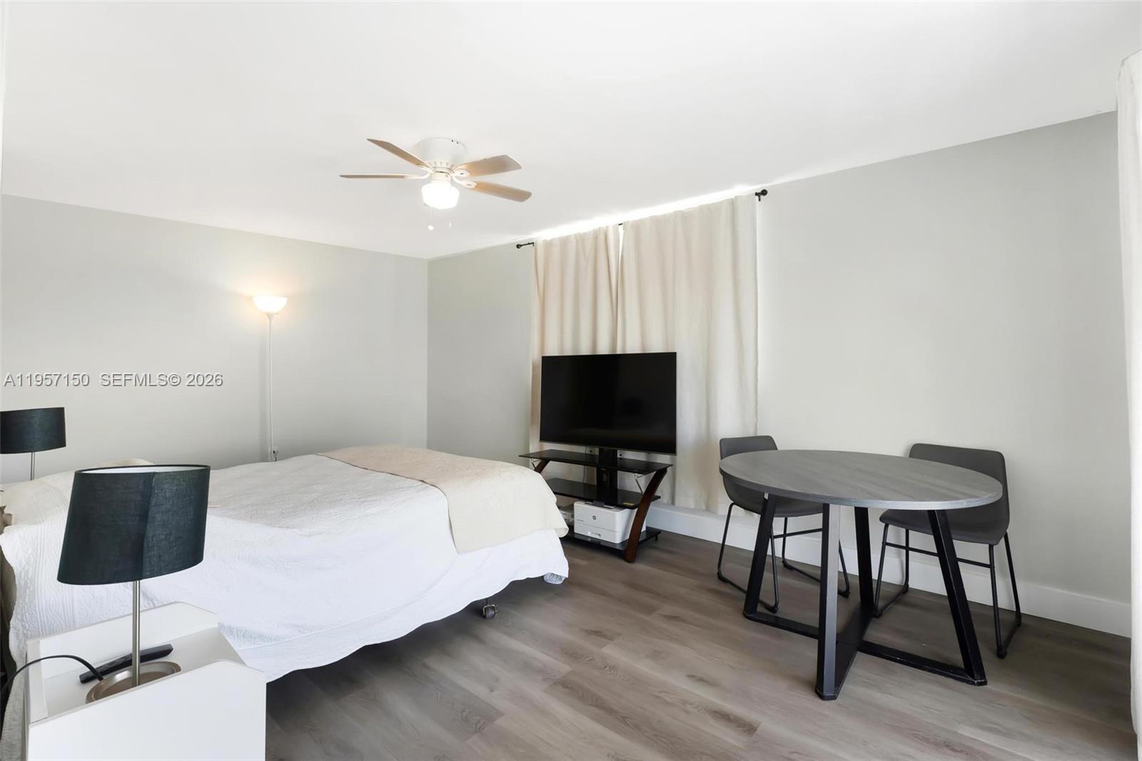 SUNSHORES CONDO - Residential