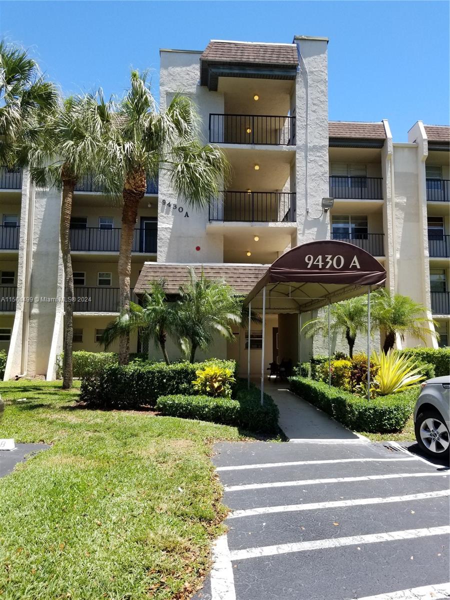 Property for Sale at 9430 Poinciana Pl 212, Davie, Broward County, Florida - Bedrooms: 2 
Bathrooms: 2  - $200,000