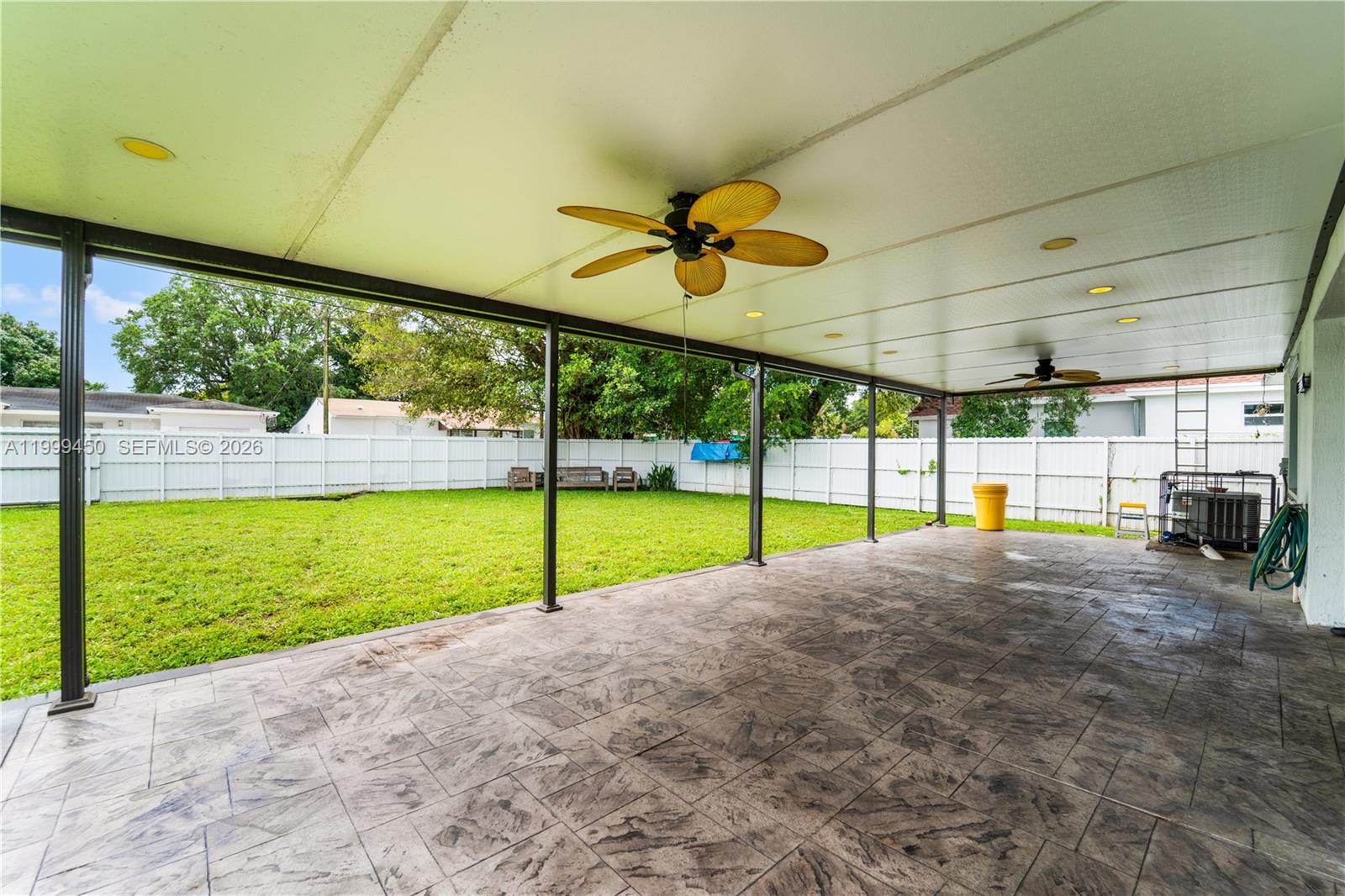 AVOCADO PARK - Residential