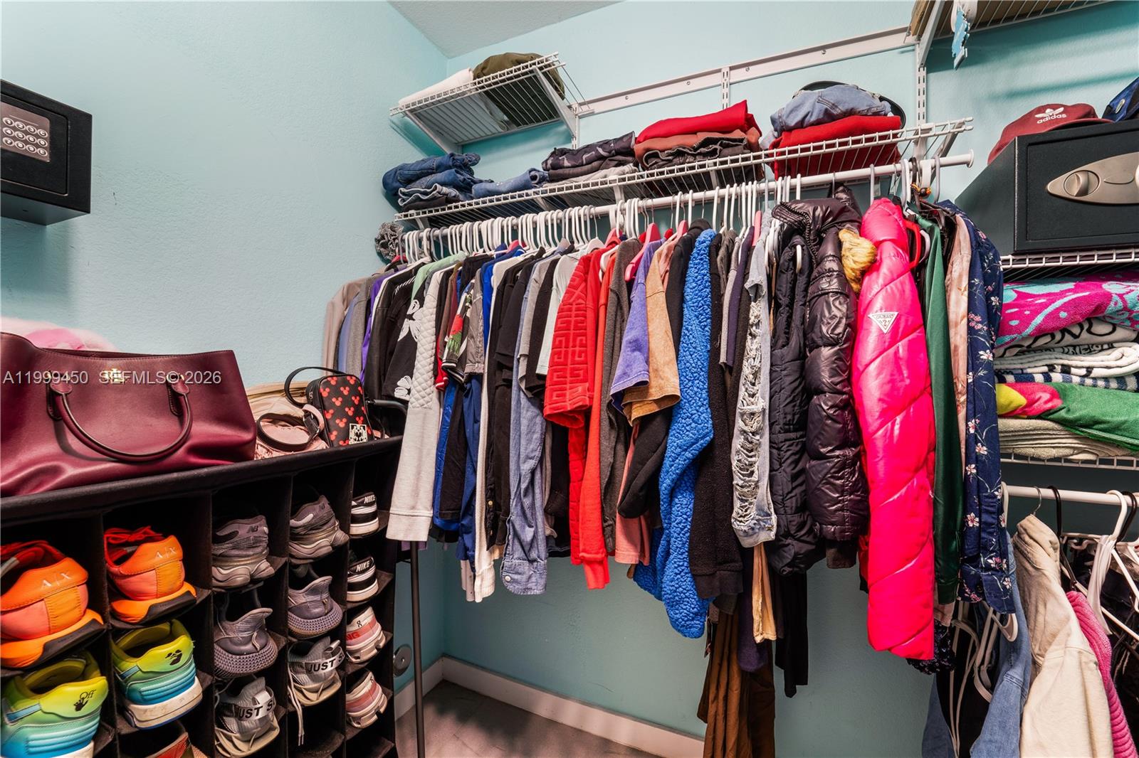 AVOCADO PARK - Residential