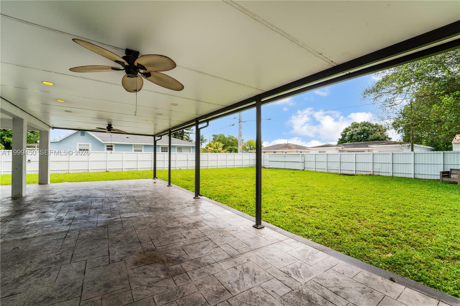 AVOCADO PARK - Residential