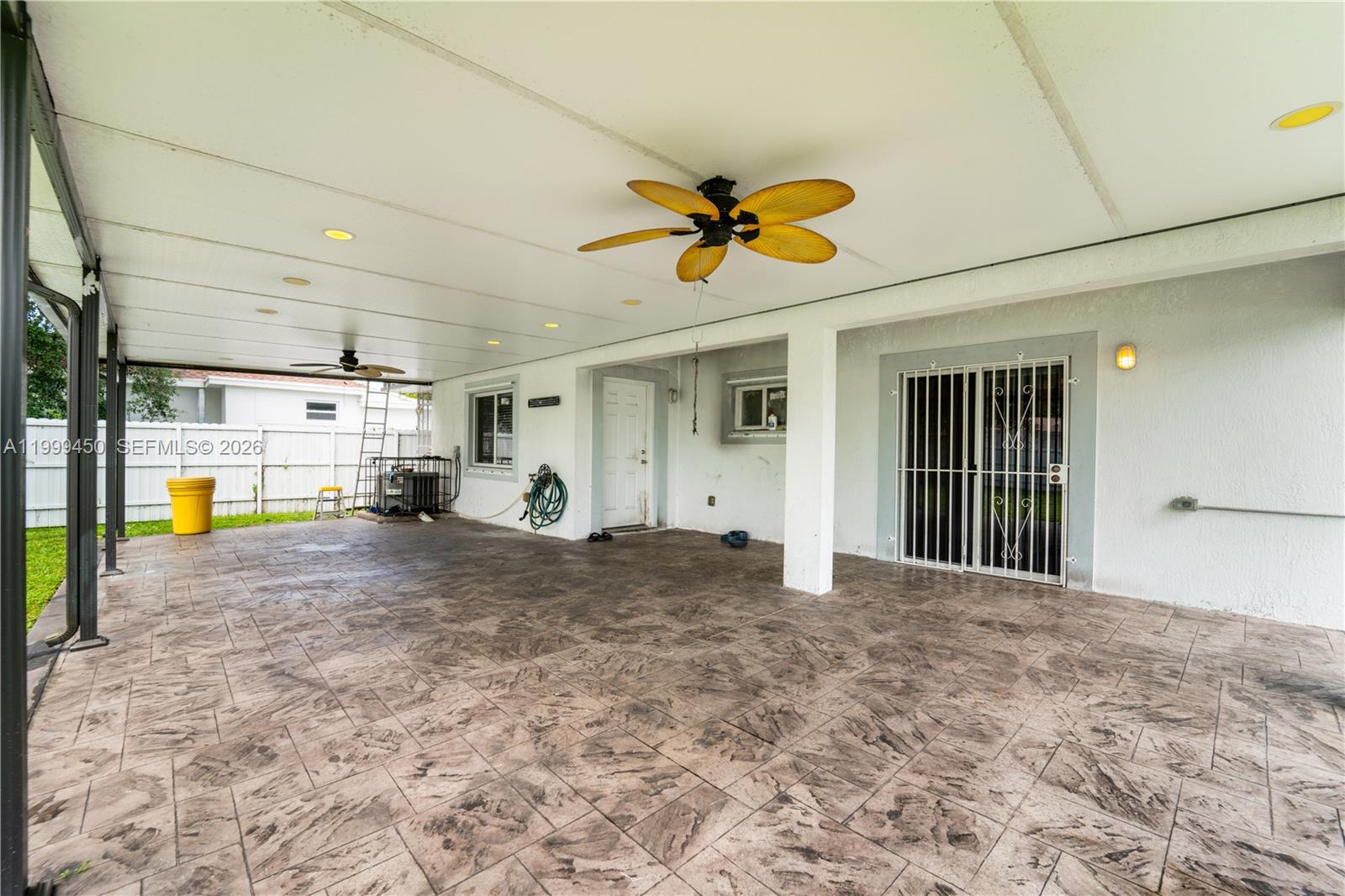 AVOCADO PARK - Residential