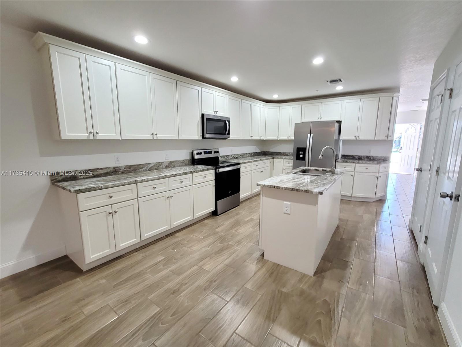 Taylor Creek Manor - Residential