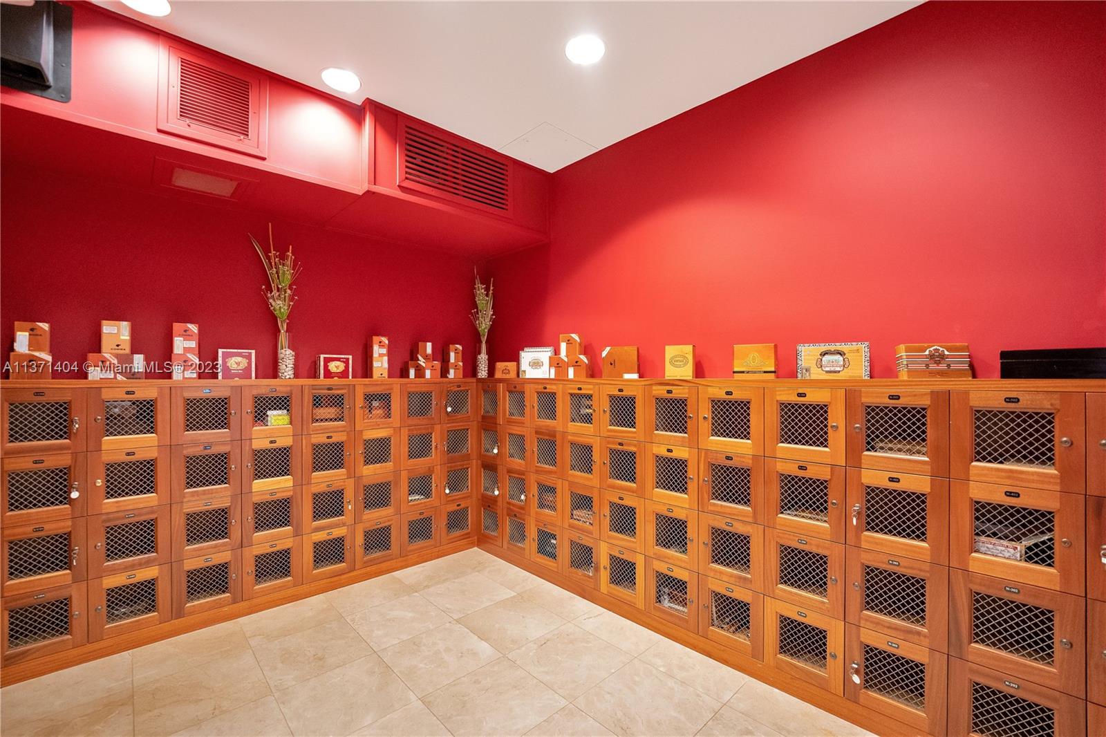 THE CARIBBEAN CONDO - Residential