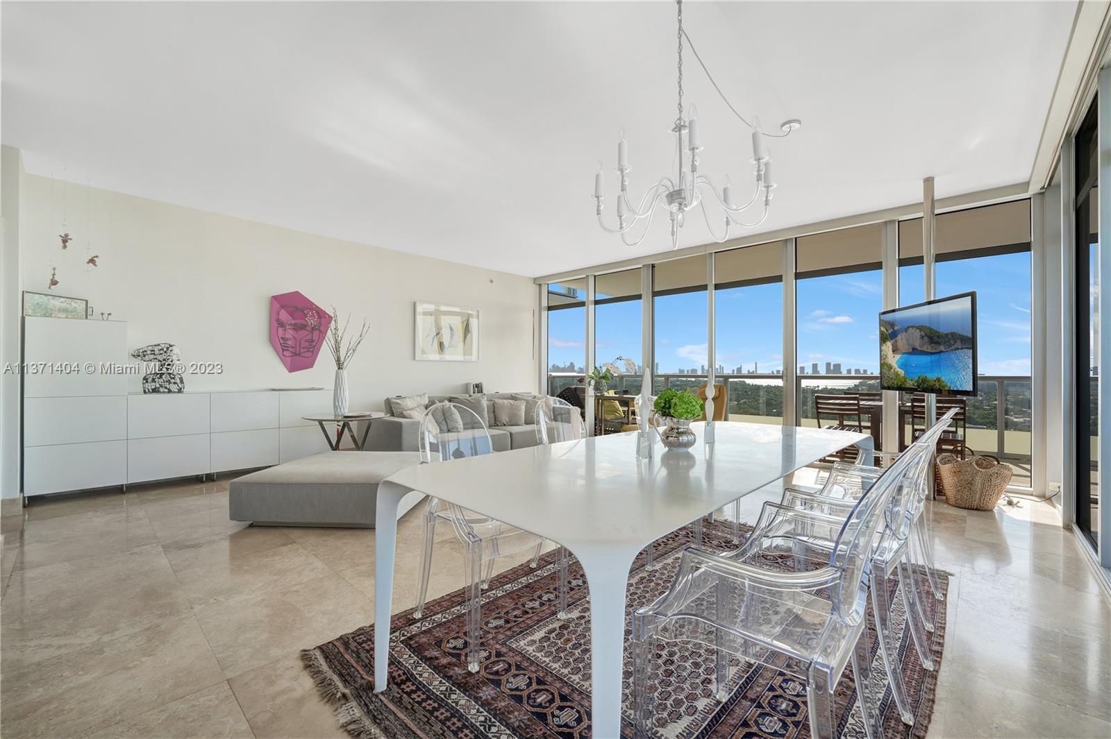 THE CARIBBEAN CONDO - Residential