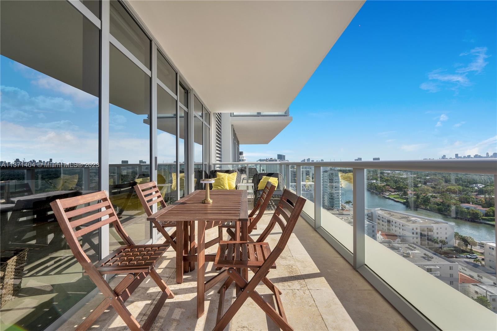 THE CARIBBEAN CONDO - Residential