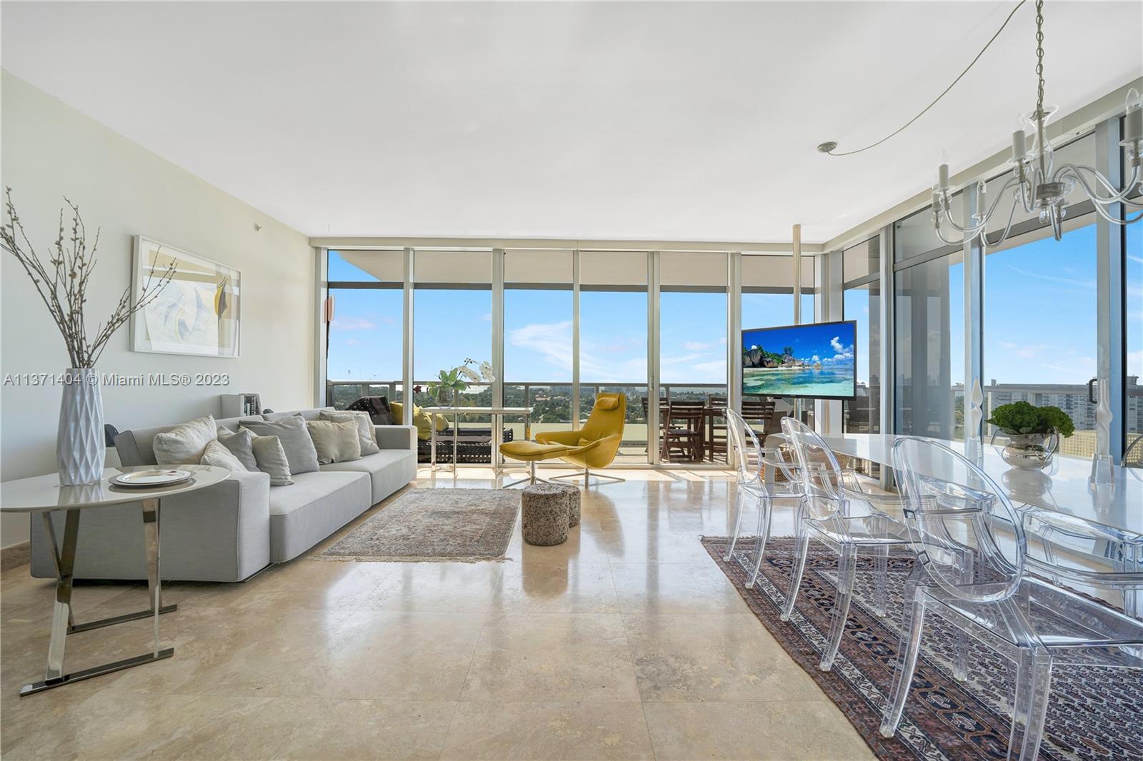 THE CARIBBEAN CONDO - Residential