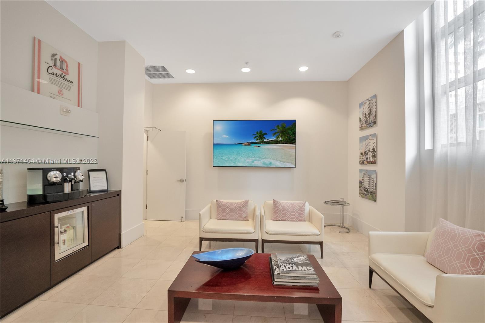 THE CARIBBEAN CONDO - Residential