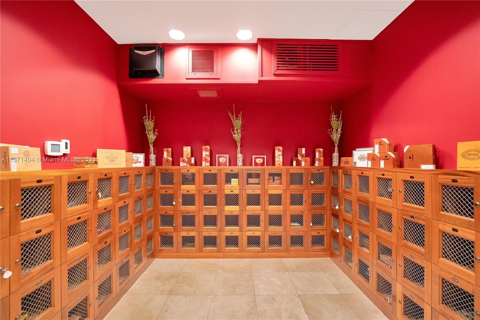 THE CARIBBEAN CONDO - Residential