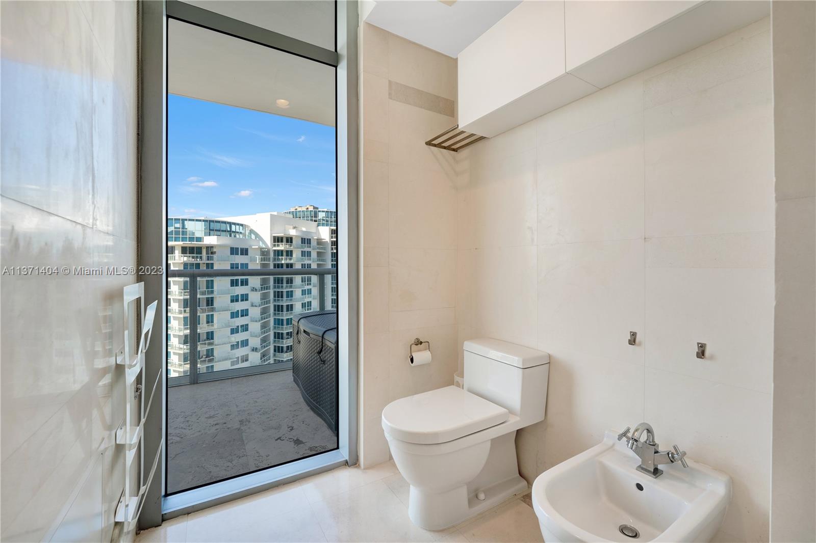 THE CARIBBEAN CONDO - Residential