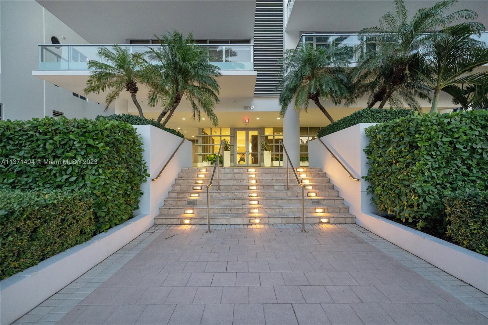 THE CARIBBEAN CONDO - Residential