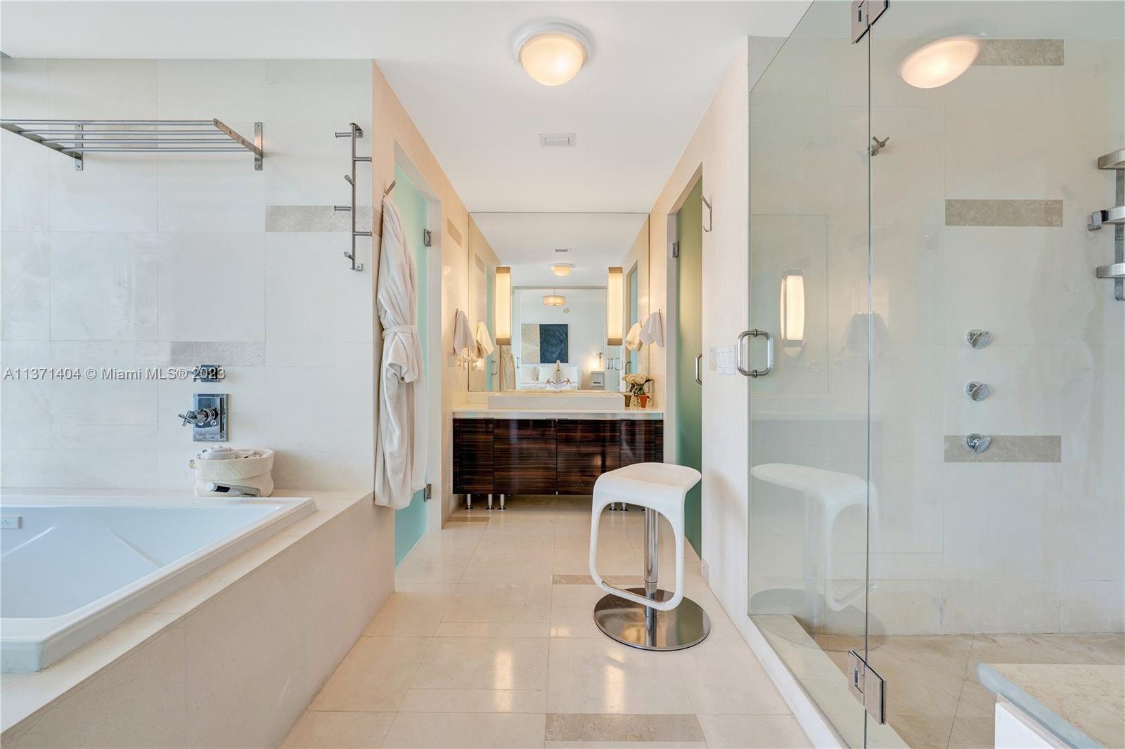 THE CARIBBEAN CONDO - Residential