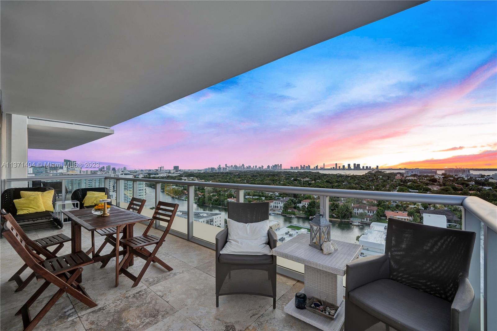 THE CARIBBEAN CONDO - Residential