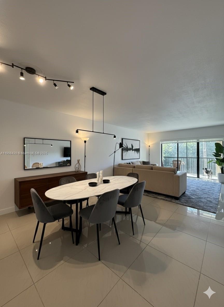 RACQUET CLUB - Residential