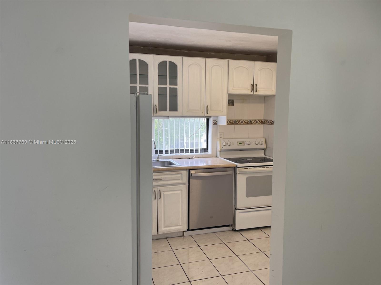 17011 N Bay Rd 406