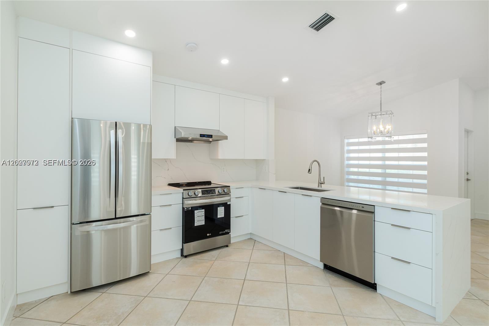 812 Garnet Cir 812